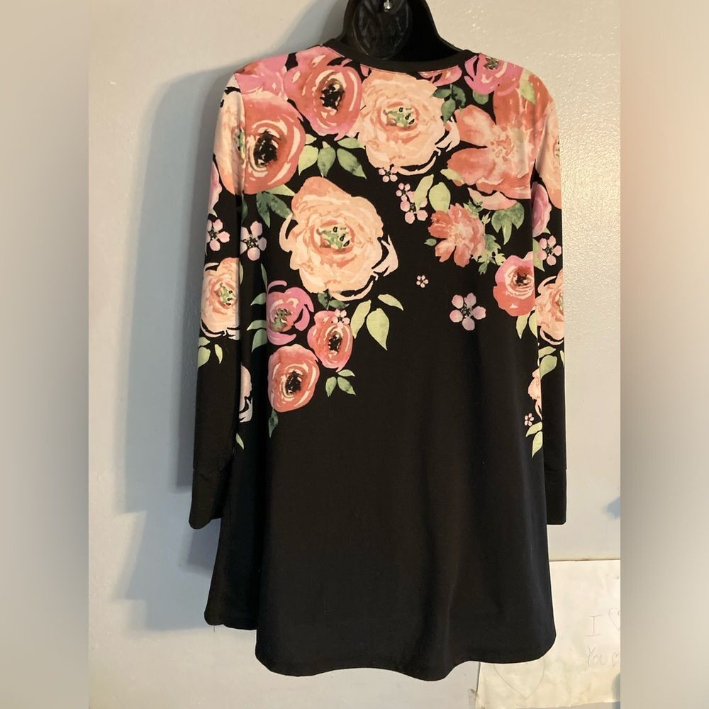 LulaRoe black floral long sleeve top - Picture 3 of 3